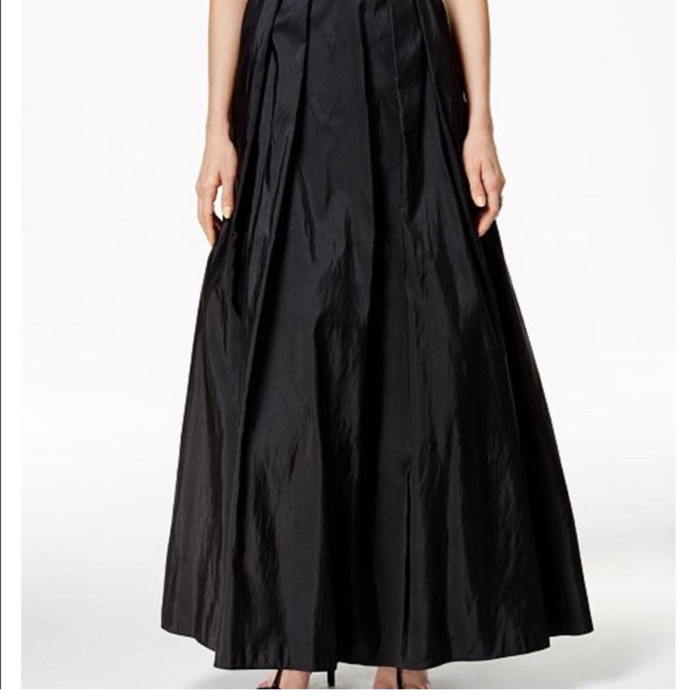 Alex Evenings Black Ballgown with Pockets